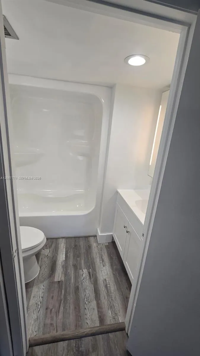 16220 NW 2nd Ave #211 Miami, FL 33169
