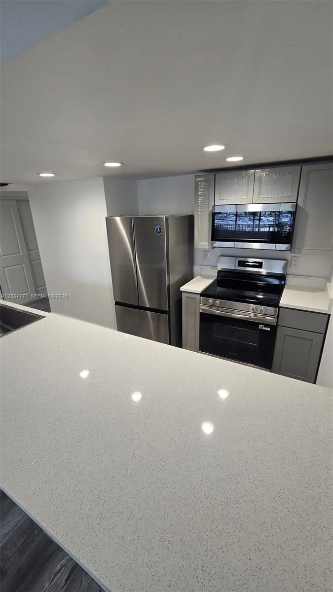 16220 NW 2nd Ave #211 Miami, FL 33169