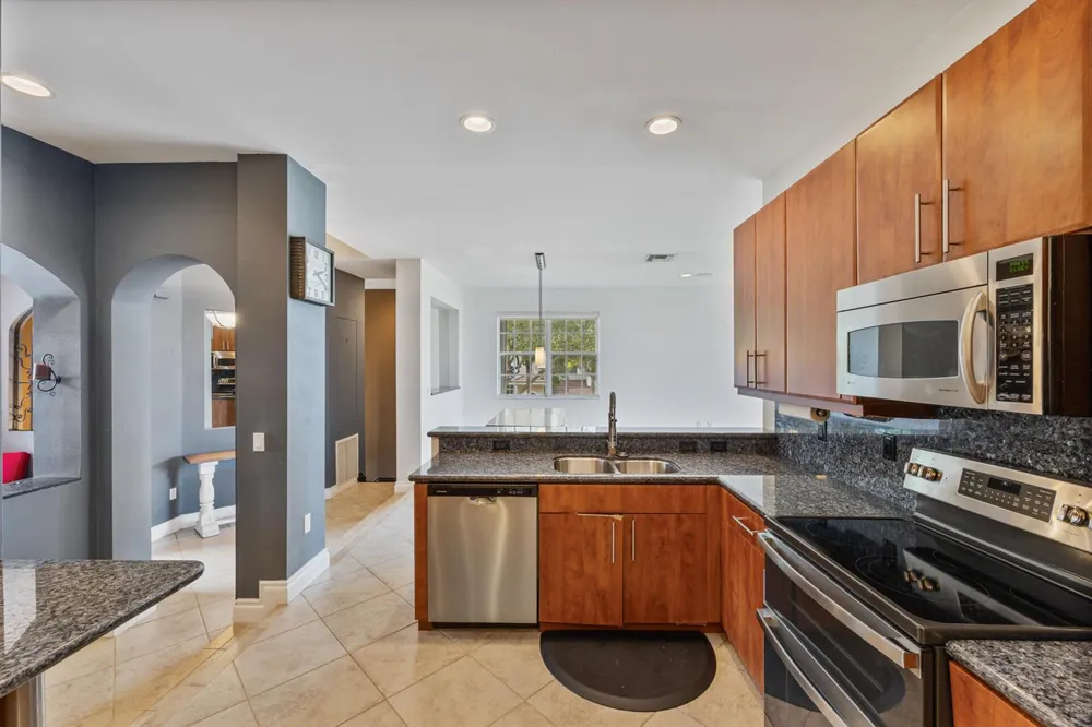 6380 BELLA CIRCLE #905 Boynton Beach, FL 33437