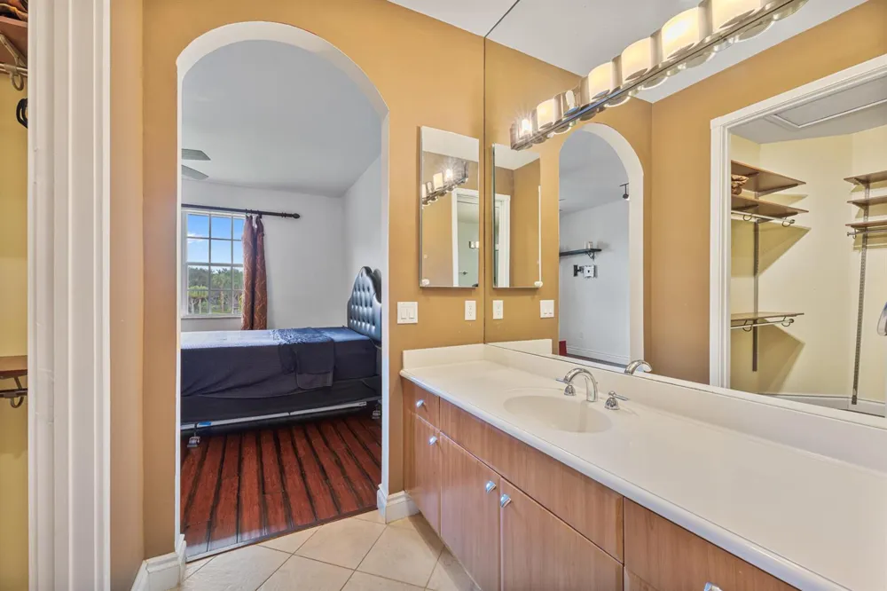 6380 BELLA CIRCLE #905 Boynton Beach, FL 33437
