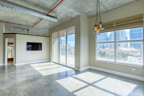 313 NE 2nd Street #603