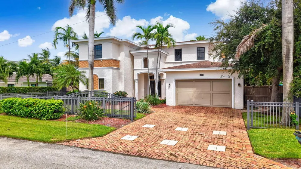 260 NE WAVECREST COURT Boca Raton, FL 33432