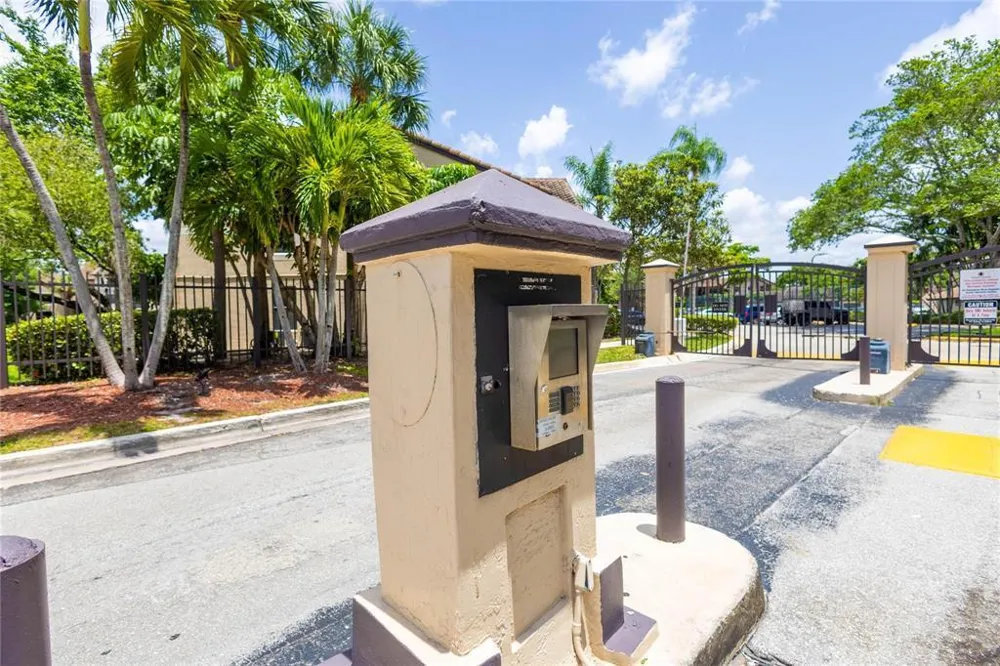 4481 W MCNAB ROAD W #19 Pompano Beach, FL 33069