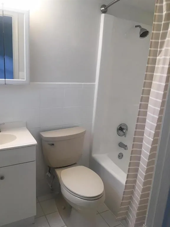 5156 NE 6th Avenue #203 Oakland Park, FL 33334