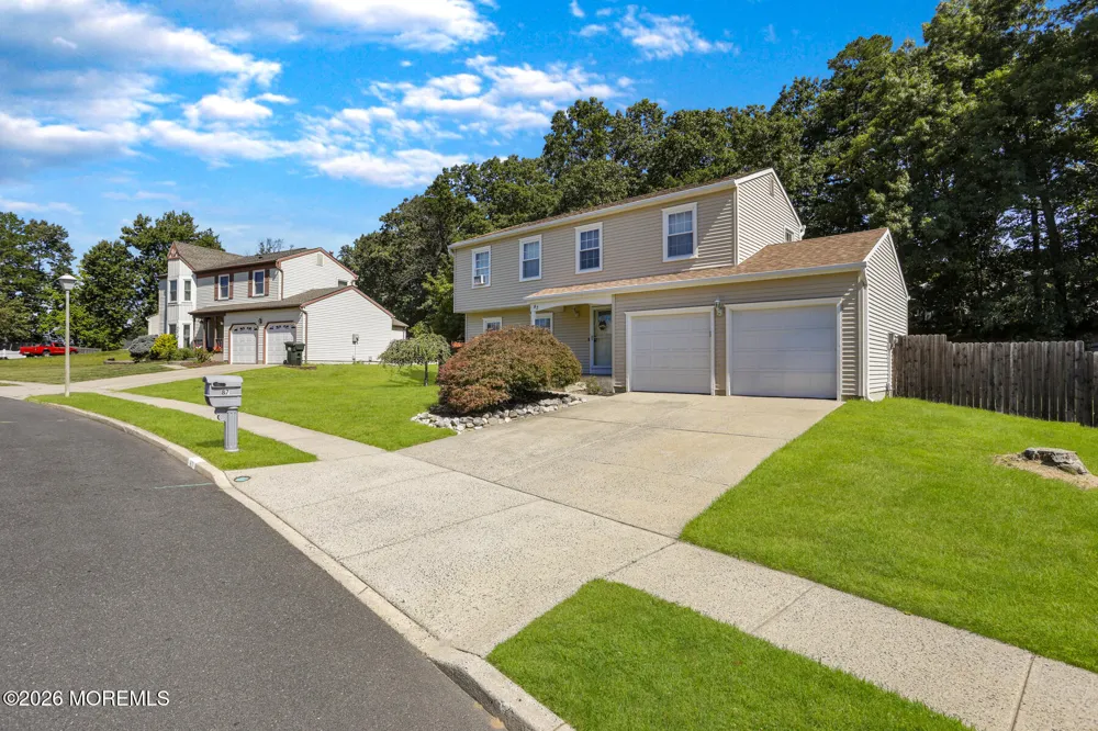 87 Concord Circle Howell, NJ 07731