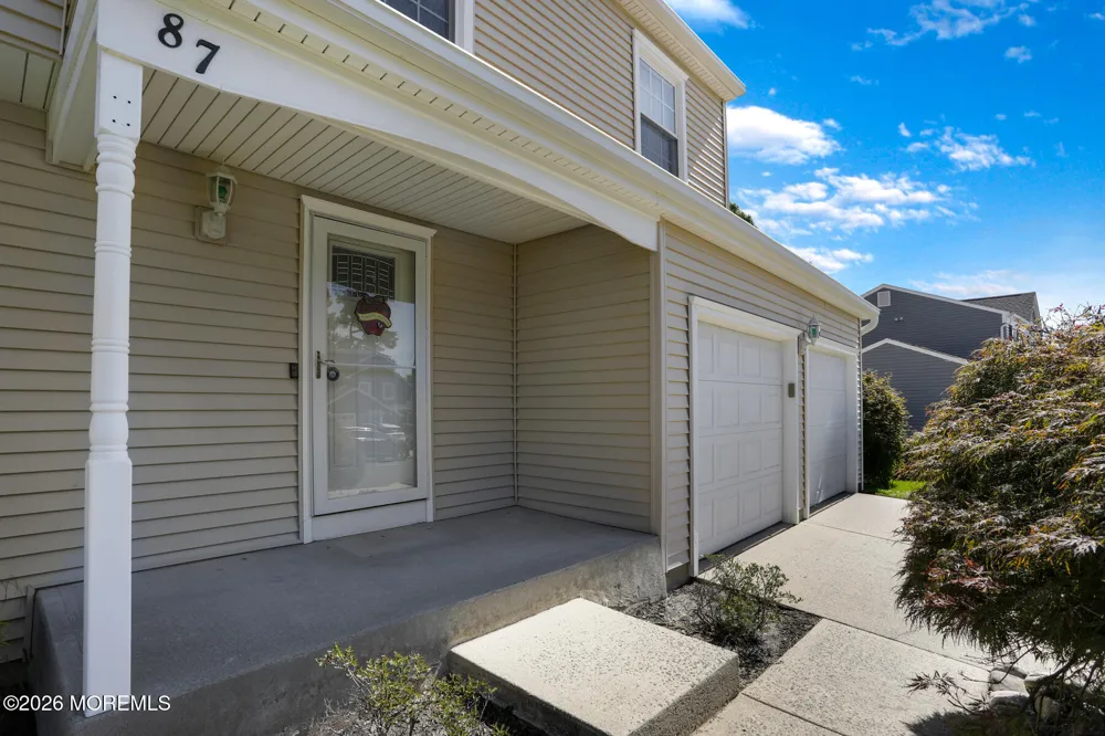 87 Concord Circle Howell, NJ 07731