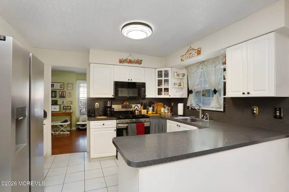 87 Concord Circle Howell, NJ 07731
