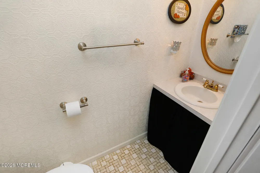 87 Concord Circle Howell, NJ 07731