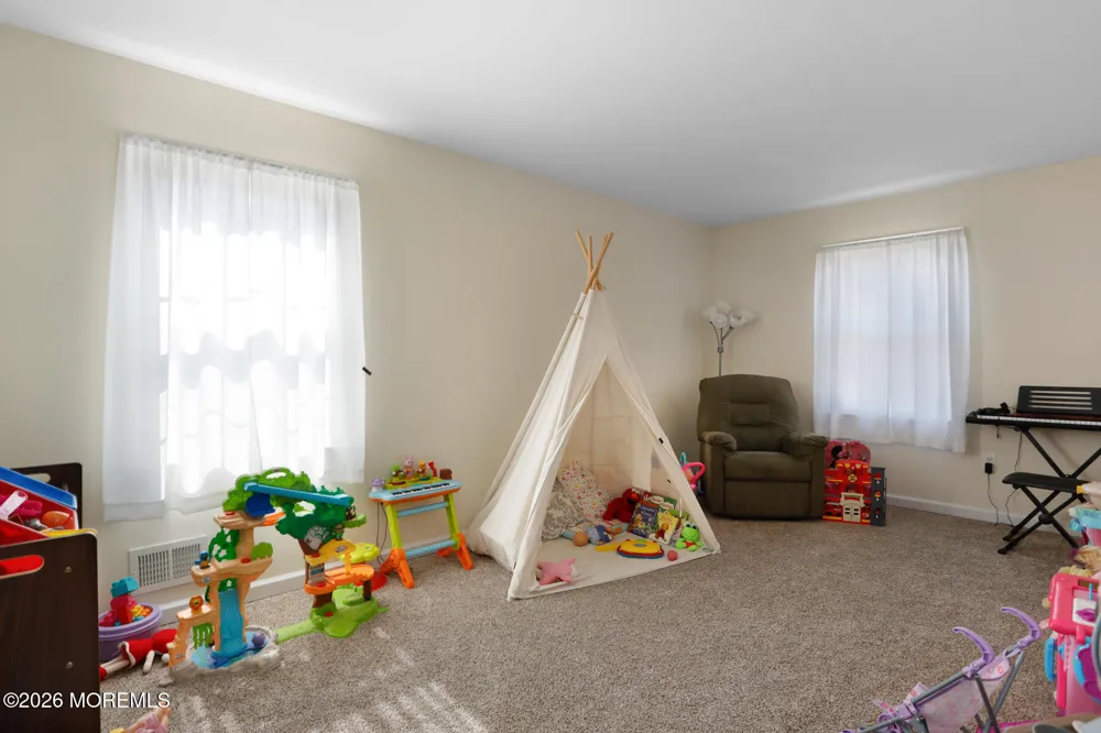 87 Concord Circle Howell, NJ 07731