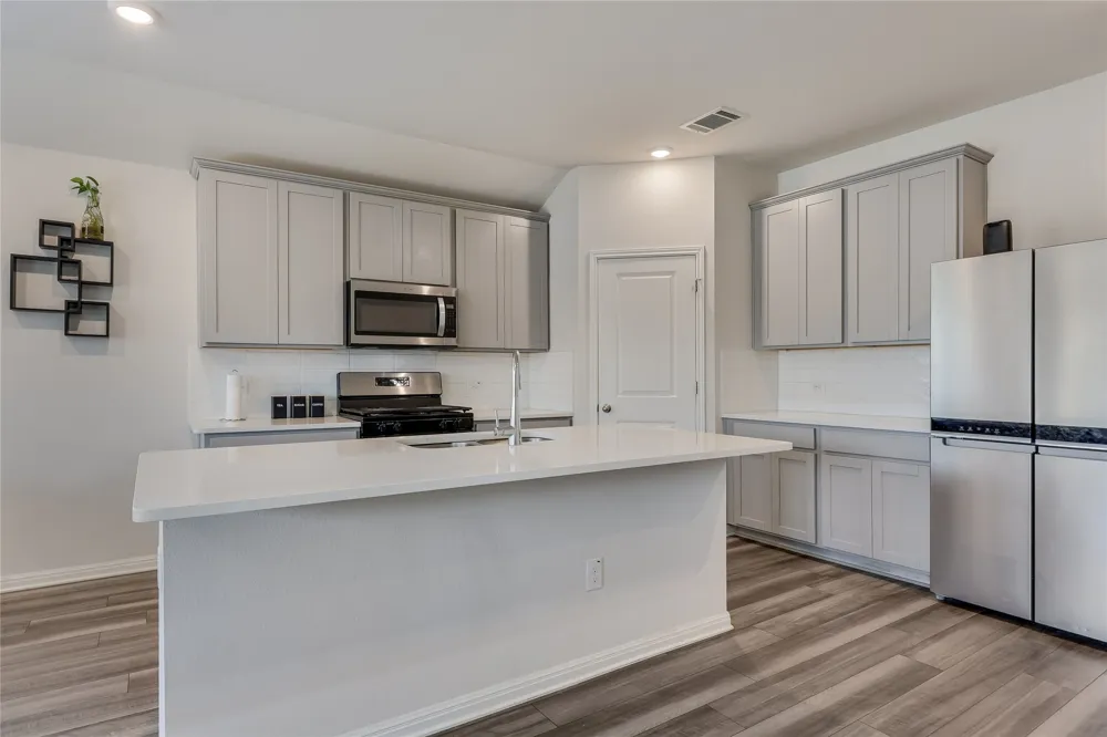 406 Grasslands Trail Hutto, TX 78634