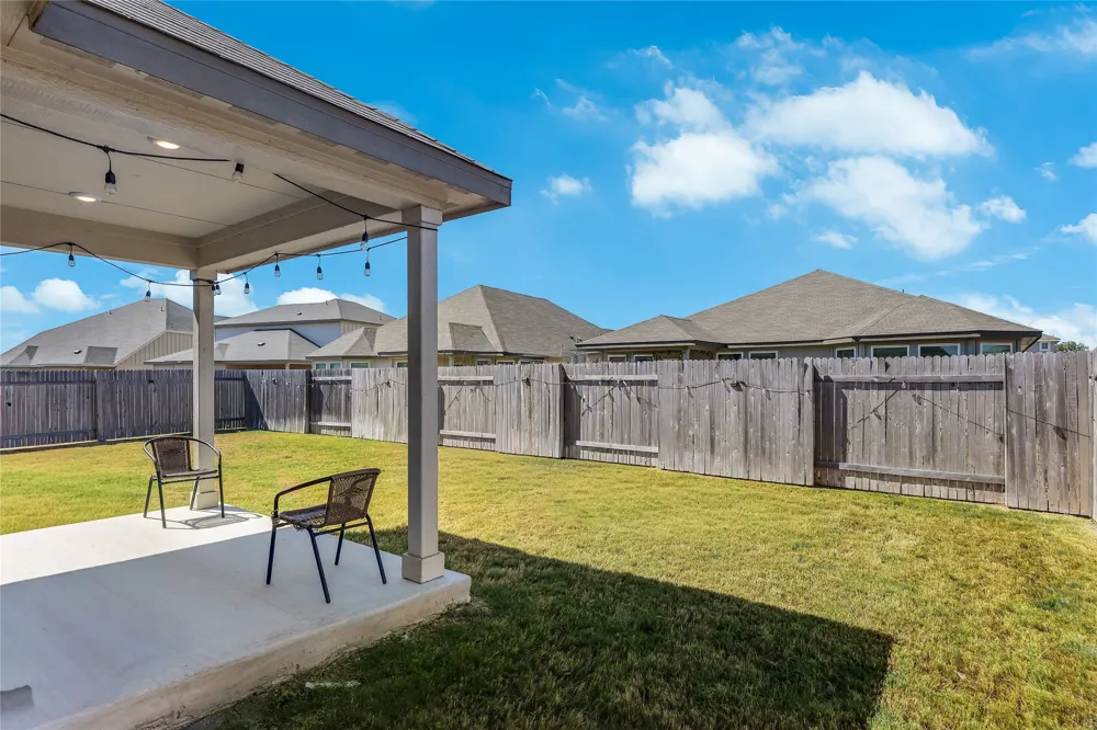 406 Grasslands Trail Hutto, TX 78634