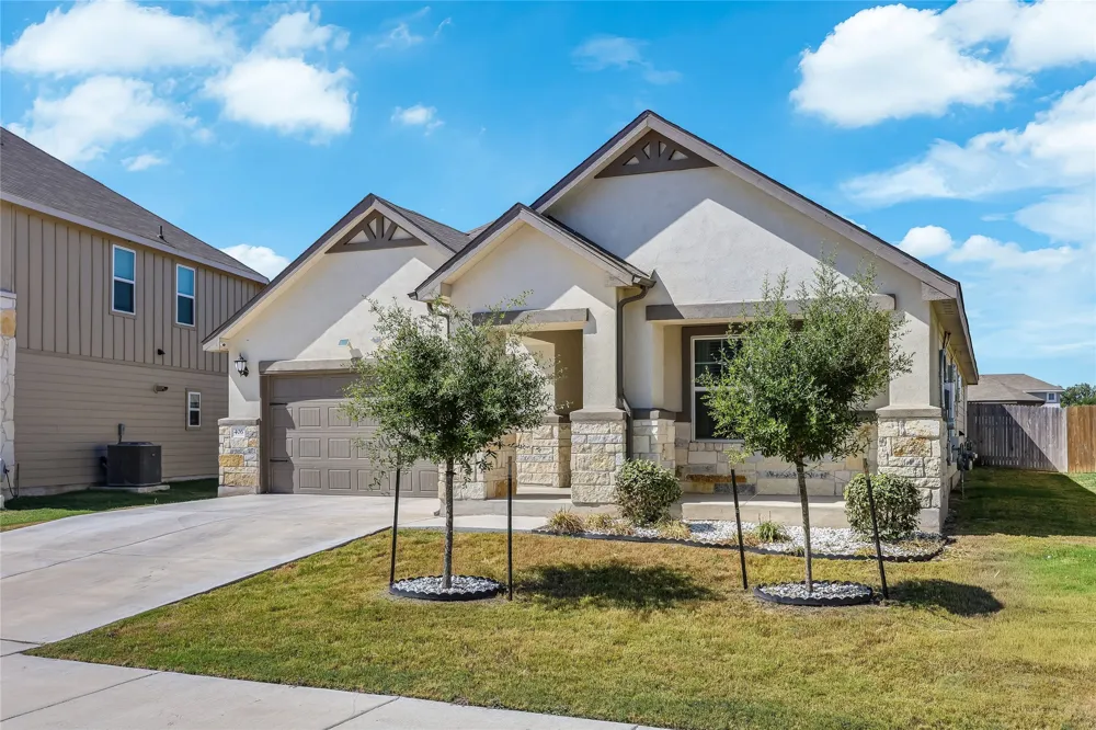 406 Grasslands Trail Hutto, TX 78634