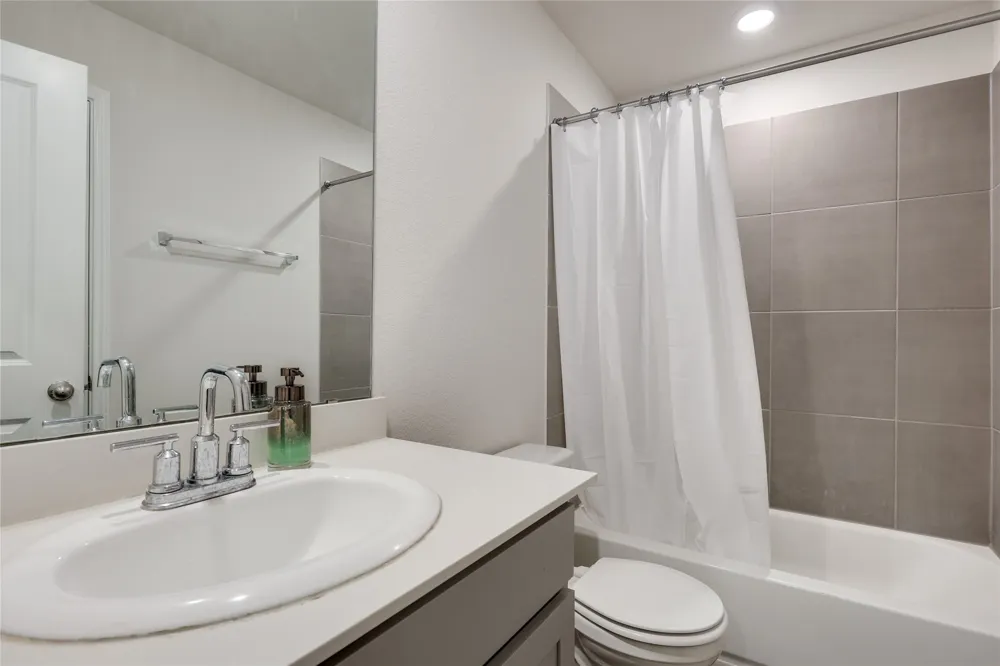 406 Grasslands Trail Hutto, TX 78634