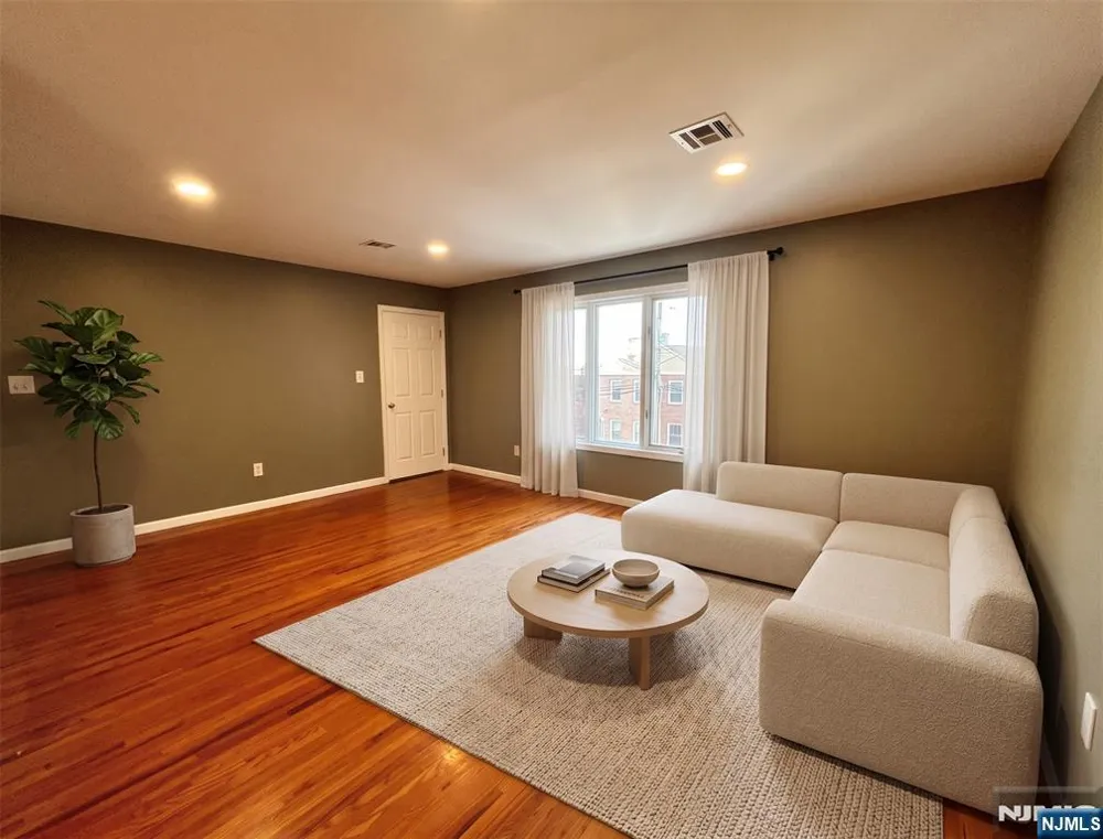 7100 Durham Avenue 2 North Bergen, NJ 07047