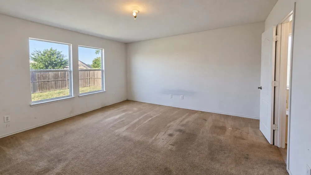 613 Redwing Drive Saginaw, TX 76131
