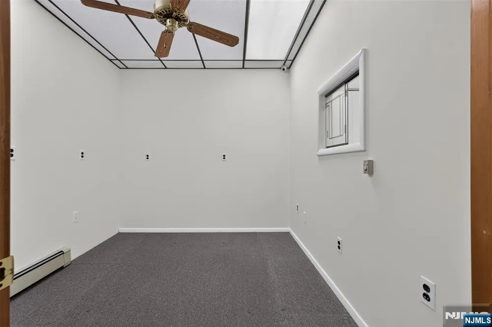 521 Valley Brook Avenue Office/ Warehou Lyndhurst, NJ 07071