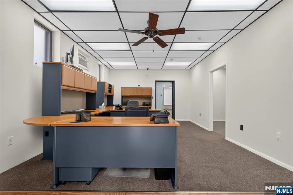 521 Valley Brook Avenue Office/ Warehou Lyndhurst, NJ 07071