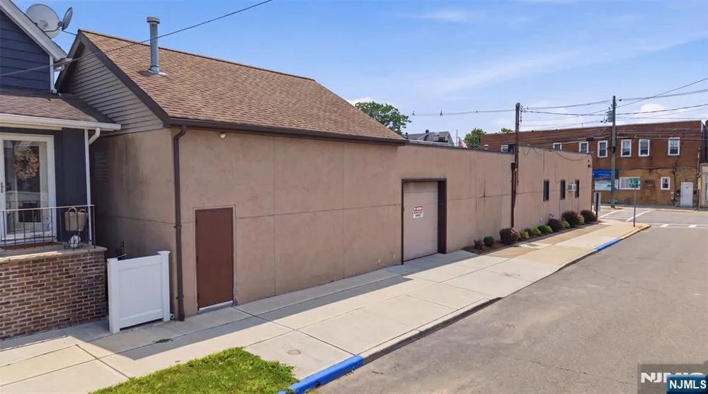 521 Valley Brook Avenue Office/ Warehou Lyndhurst, NJ 07071