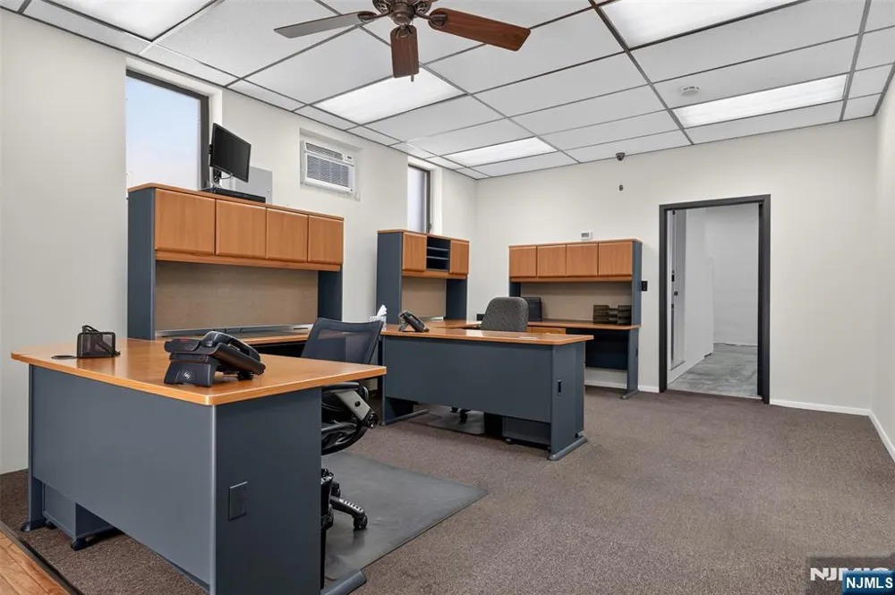 521 Valley Brook Avenue Office/ Warehou Lyndhurst, NJ 07071