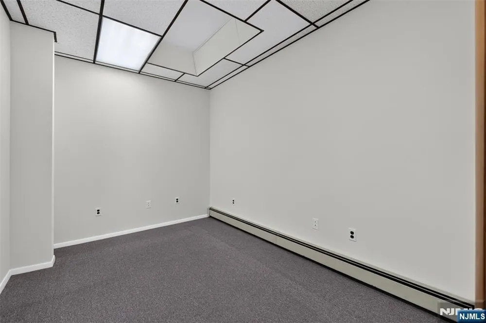 521 Valley Brook Avenue Office/ Warehou Lyndhurst, NJ 07071