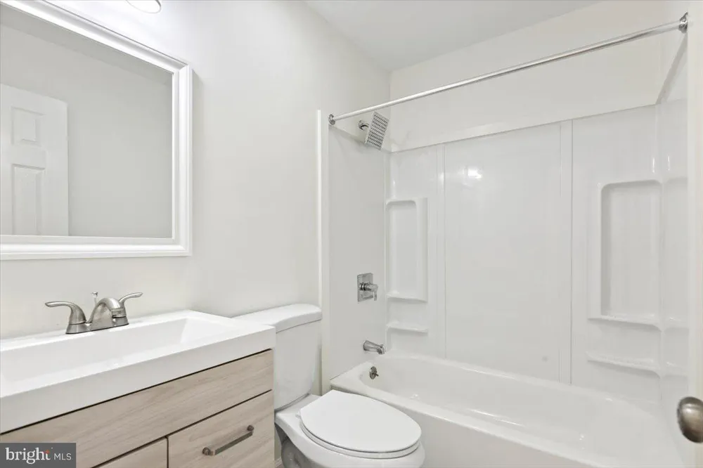 1 LAWRENCE COURT Sicklerville, NJ 08081