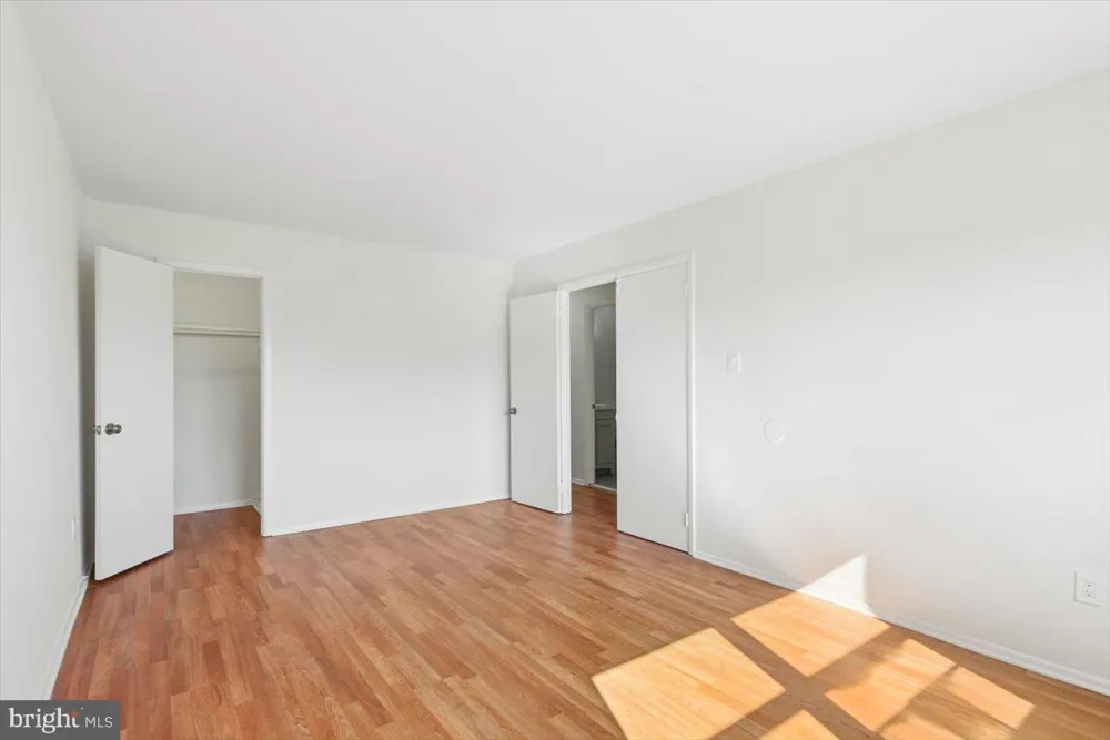1 LAWRENCE COURT Sicklerville, NJ 08081