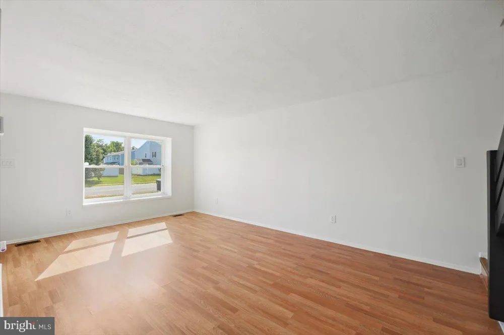 1 LAWRENCE COURT Sicklerville, NJ 08081