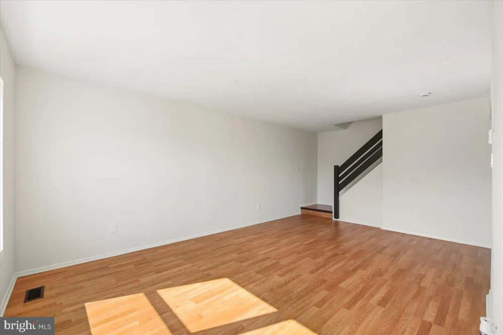 1 LAWRENCE COURT Sicklerville, NJ 08081
