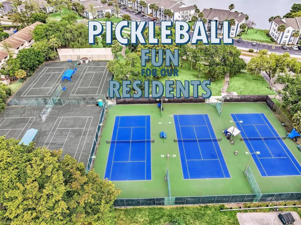 2881 Oakland Forest Dr #113 Oakland Park, FL 33309
