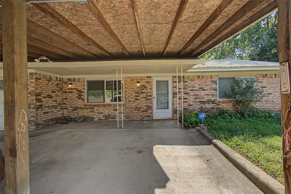 1211 Frankfort Street Muskogee, OK 74403