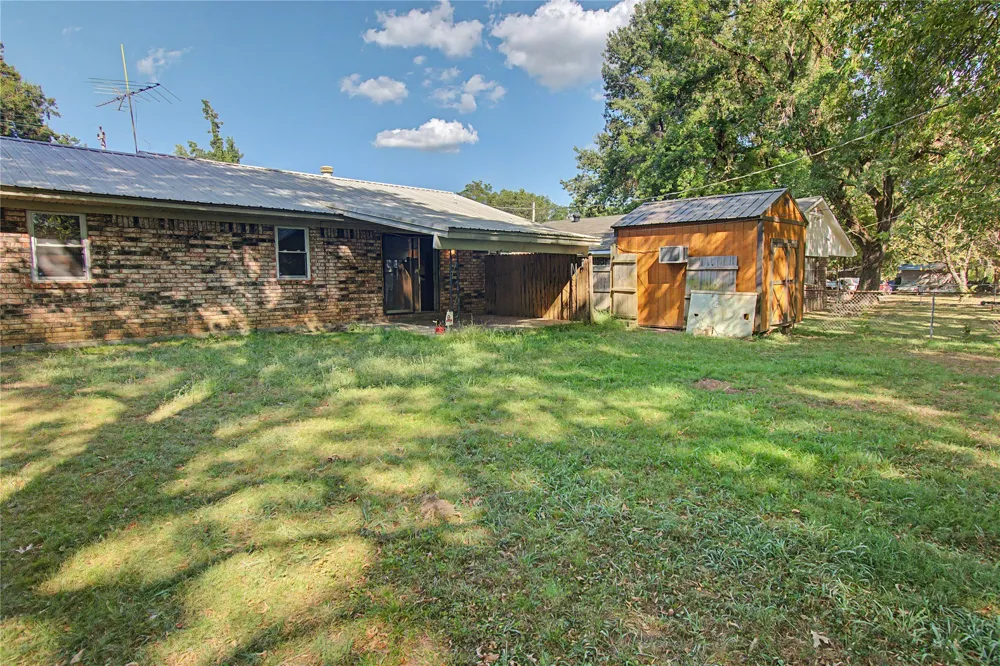 1211 Frankfort Street Muskogee, OK 74403