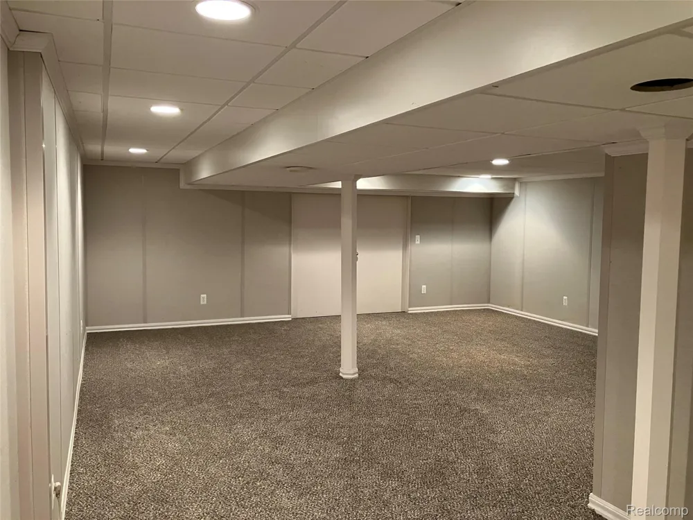 37054 Maas Drive Sterling Heights City, MI 48312