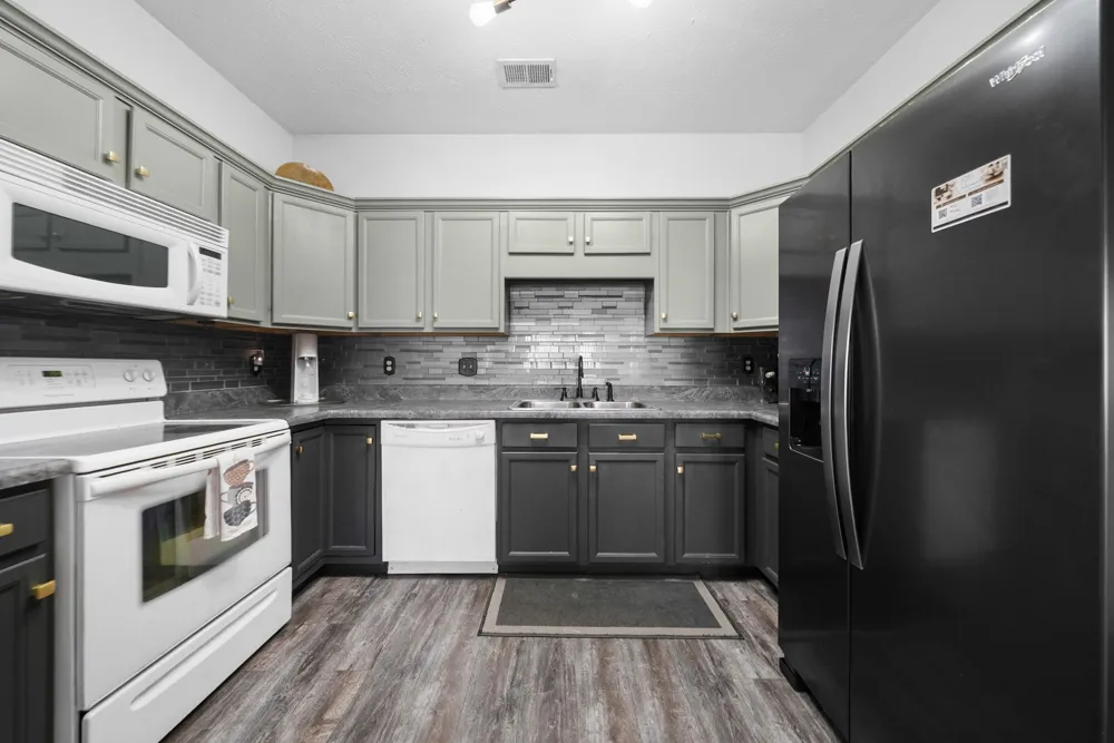 3738 Meadow Ridge Ln Clarksville, TN 37040
