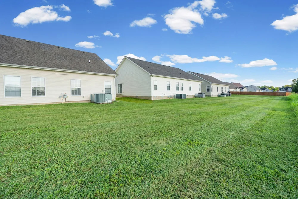3738 Meadow Ridge Ln Clarksville, TN 37040