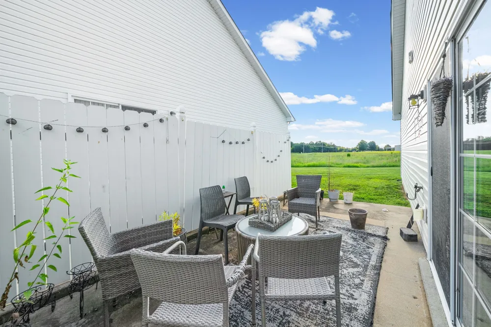 3738 Meadow Ridge Ln Clarksville, TN 37040