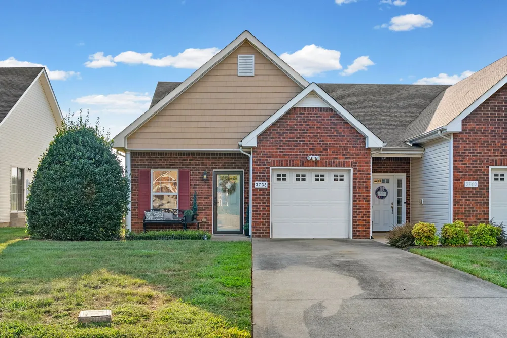 3738 Meadow Ridge Ln Clarksville, TN 37040