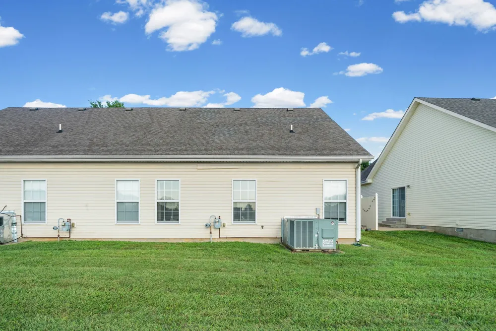 3738 Meadow Ridge Ln Clarksville, TN 37040