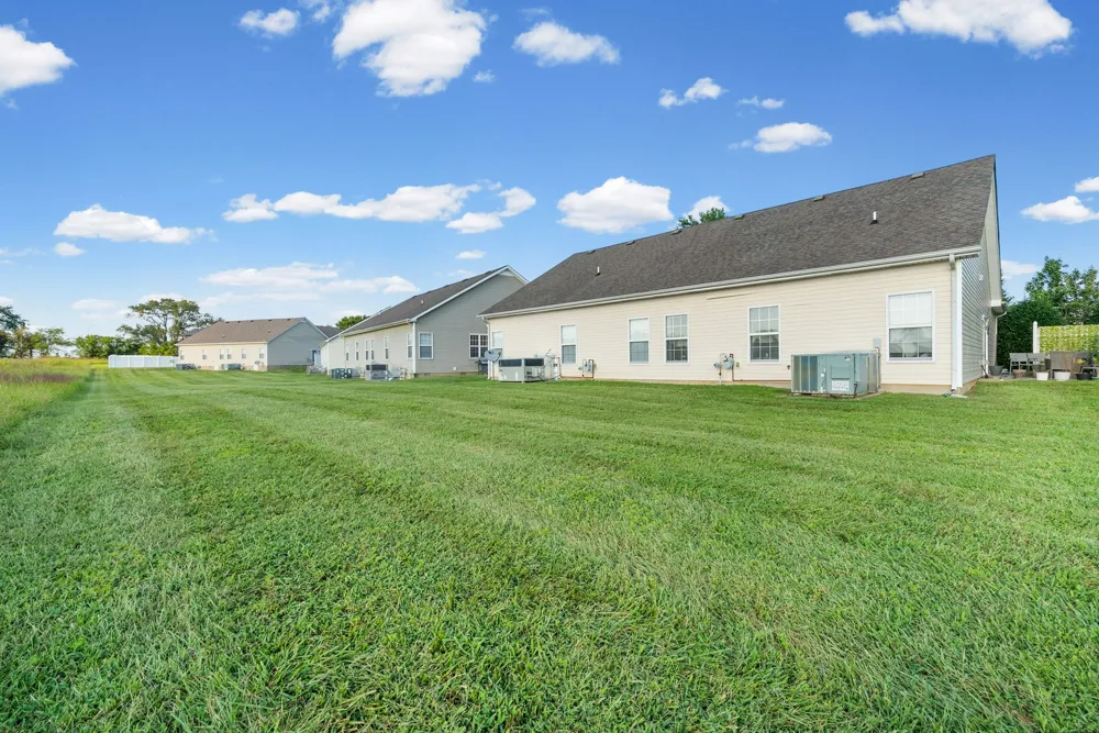 3738 Meadow Ridge Ln Clarksville, TN 37040