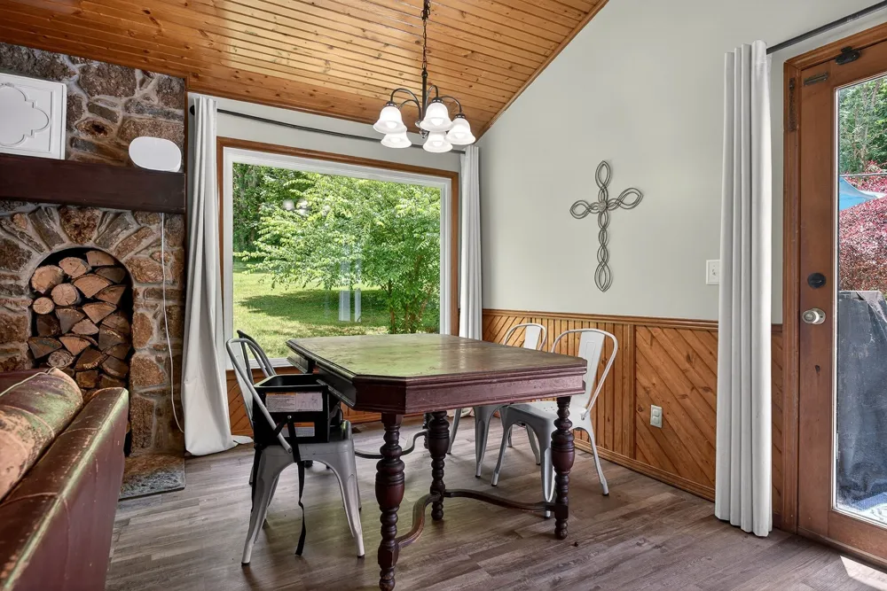 283 Hunting Creek Rd Whitleyville, TN 38588