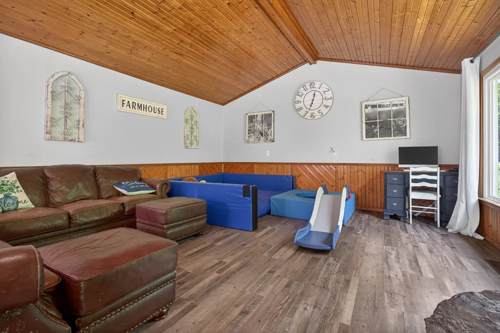 283 Hunting Creek Rd Whitleyville, TN 38588