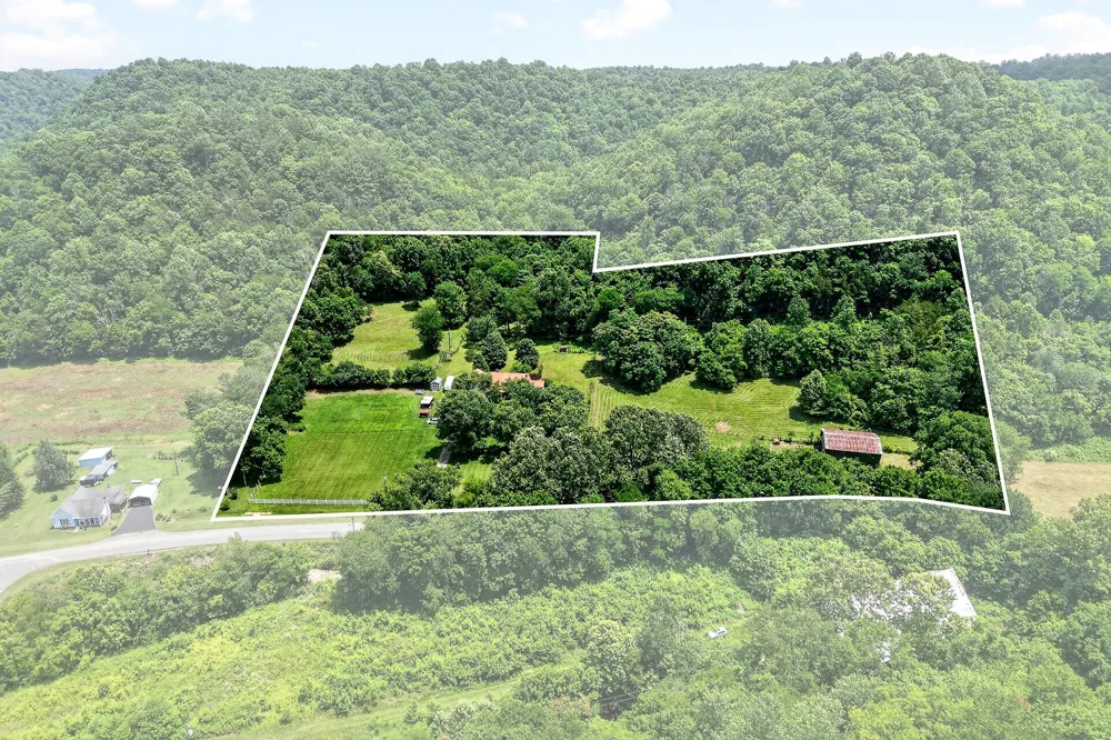283 Hunting Creek Rd Whitleyville, TN 38588