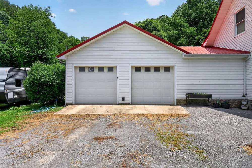 283 Hunting Creek Rd Whitleyville, TN 38588