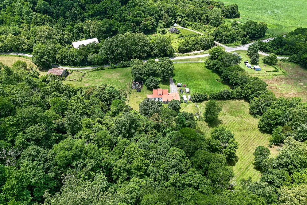 283 Hunting Creek Rd Whitleyville, TN 38588