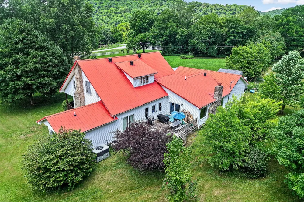 283 Hunting Creek Rd Whitleyville, TN 38588