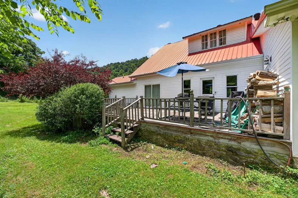 283 Hunting Creek Rd Whitleyville, TN 38588