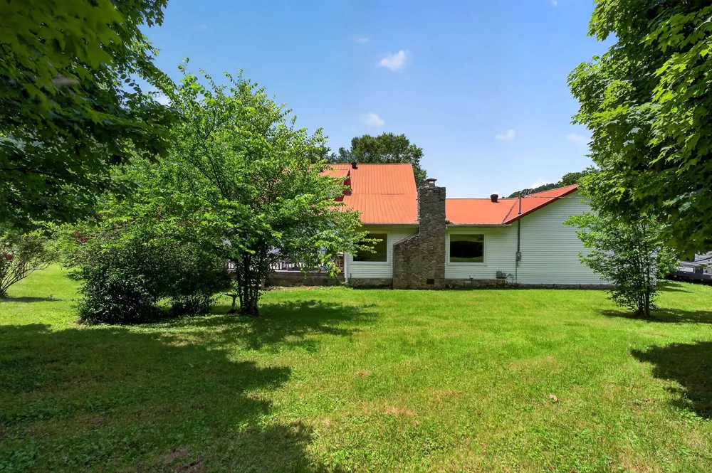 283 Hunting Creek Rd Whitleyville, TN 38588