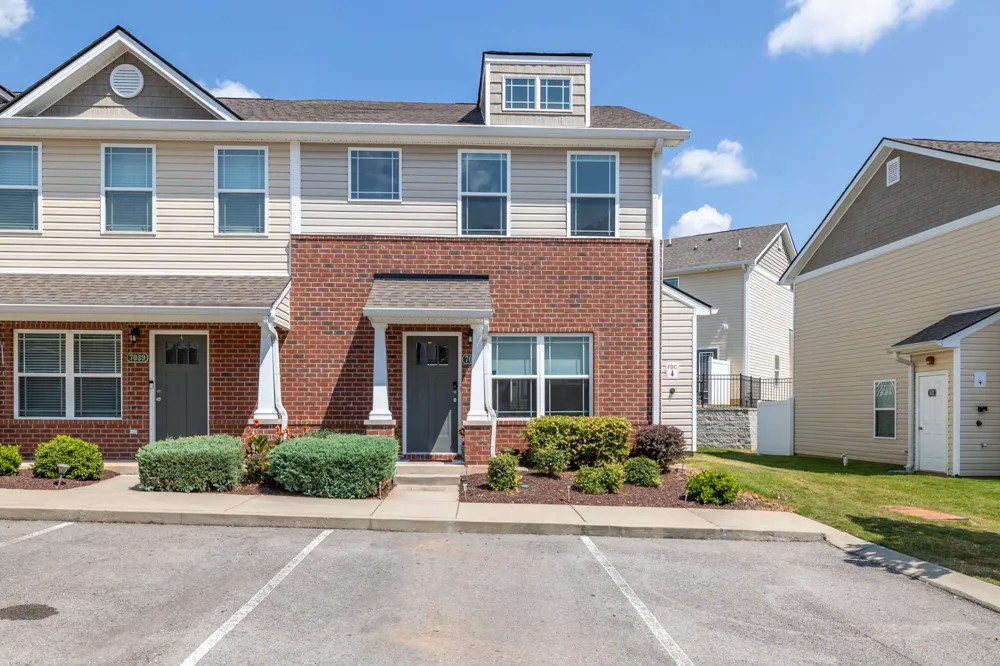 7041 Magnolia Crossings Spring Hill, TN 37174