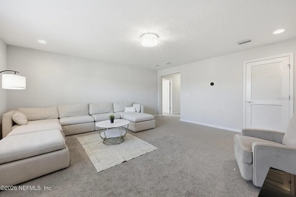 6946 AZALEA GROVE DRIVE Jacksonville, FL 32258