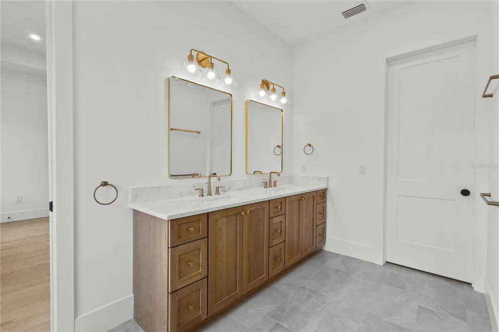 6609 PALADIN COURT Sarasota, FL 34241