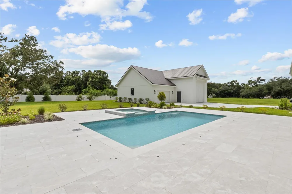 6609 PALADIN COURT Sarasota, FL 34241